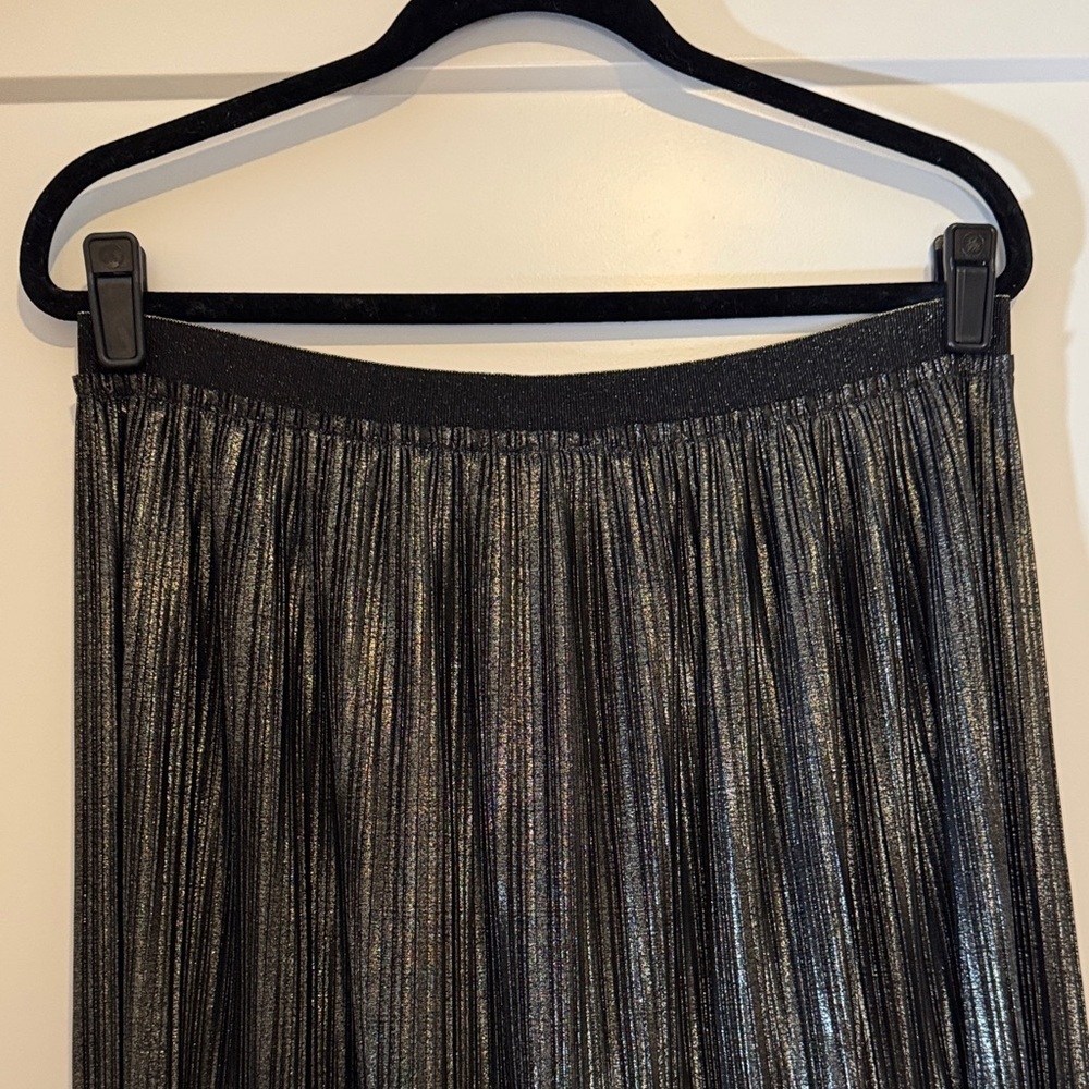 St. John Metallic Pleated Midi Skirt - Picture 2 of 10